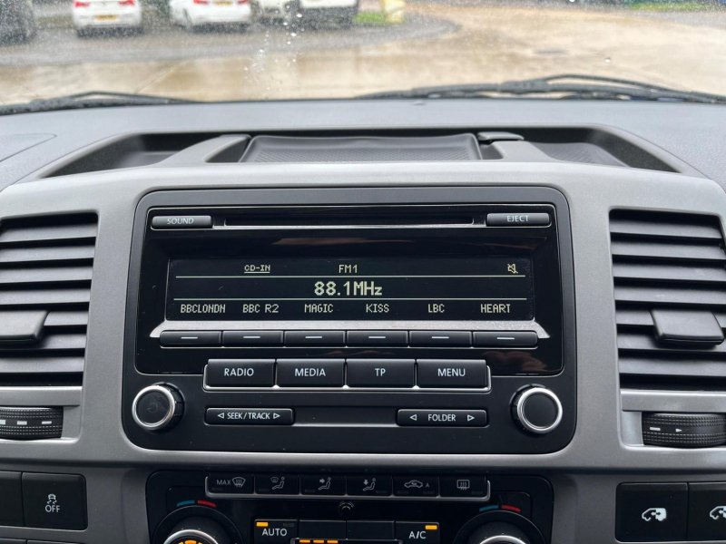 VOLKSWAGEN CARAVELLE