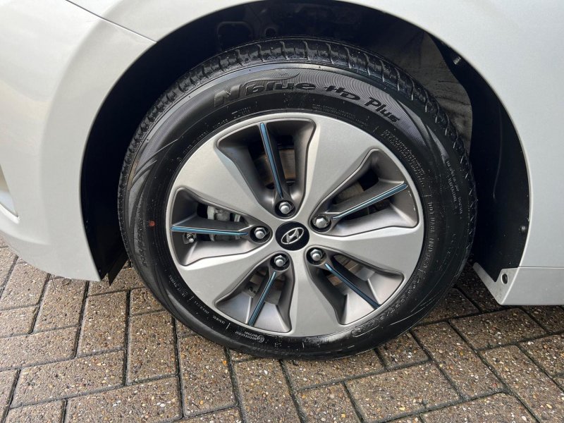 HYUNDAI IONIQ
