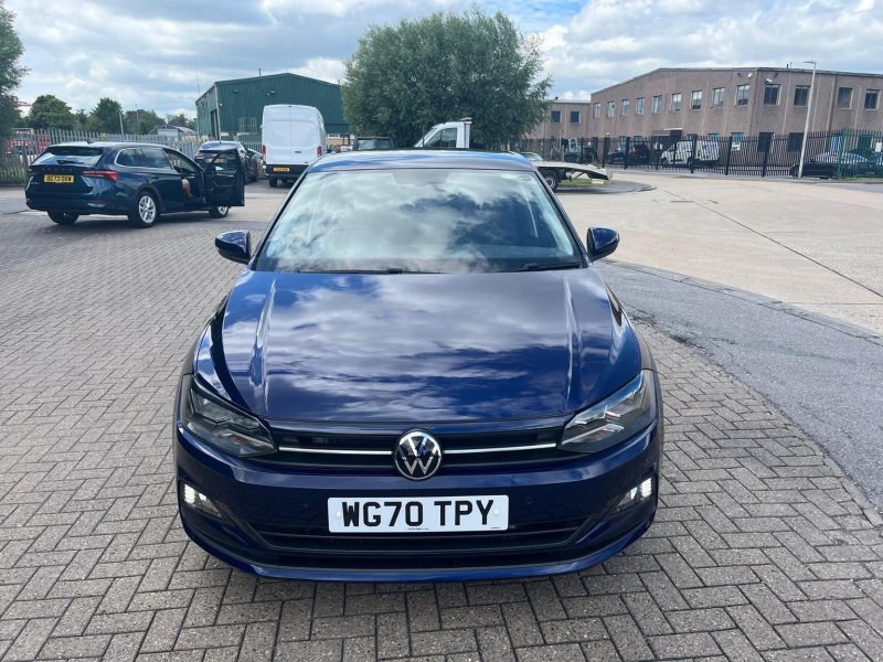 VOLKSWAGEN POLO