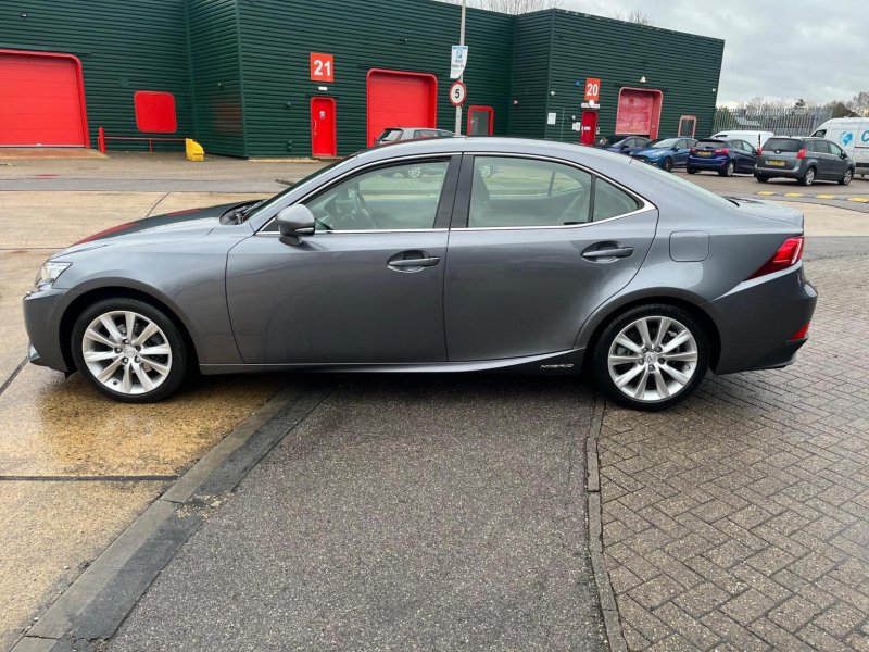 LEXUS IS