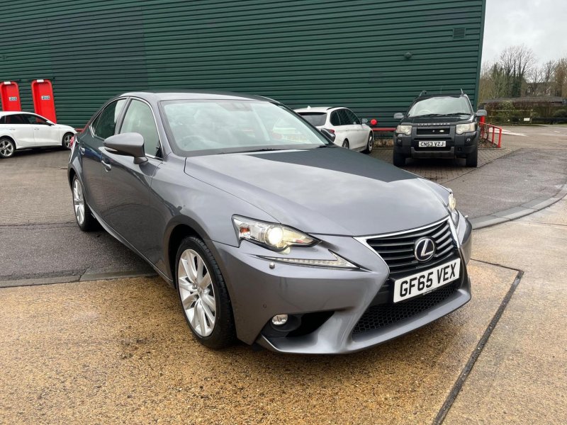 LEXUS IS