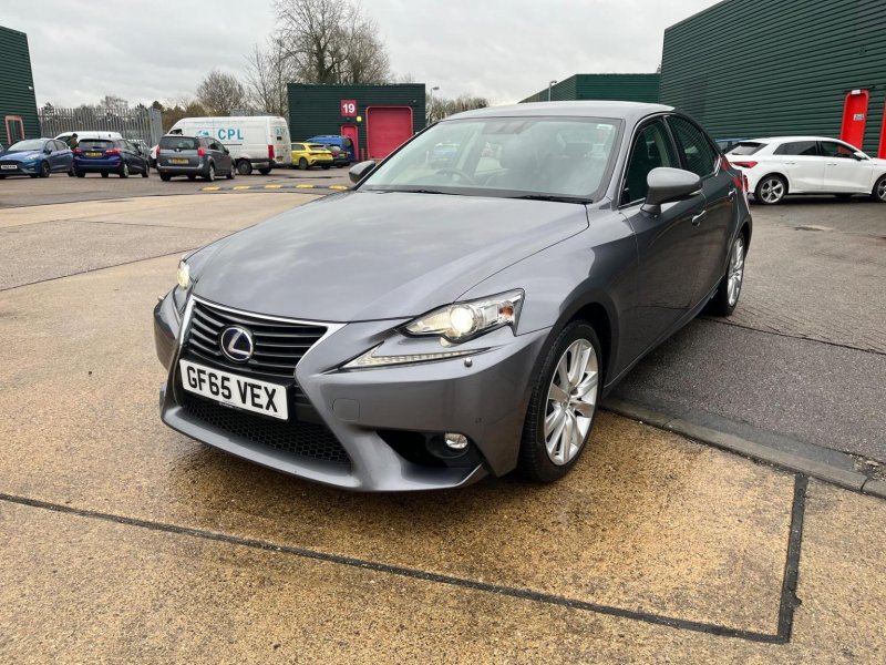 LEXUS IS