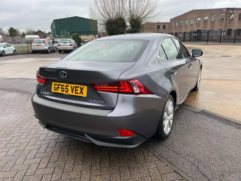 LEXUS IS