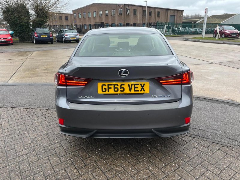 LEXUS IS