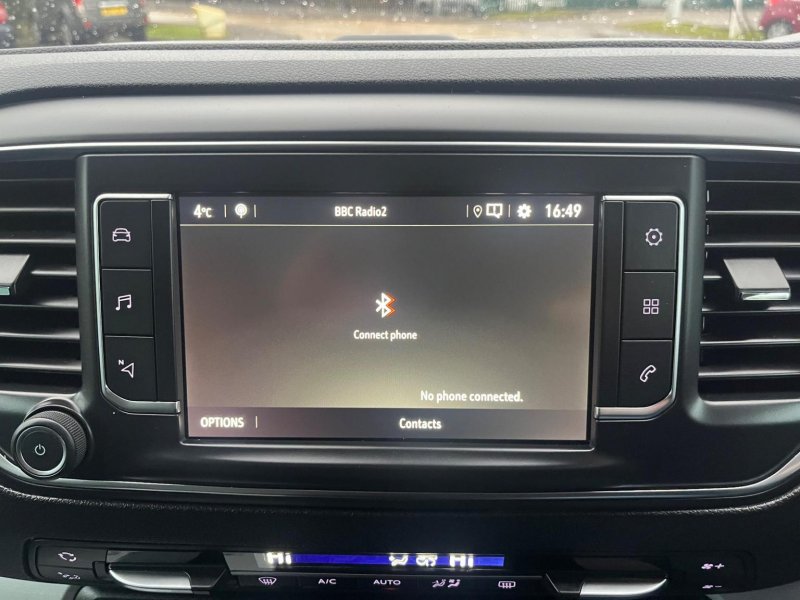 VAUXHALL VIVARO