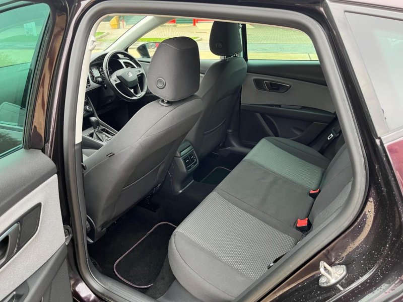SEAT LEON