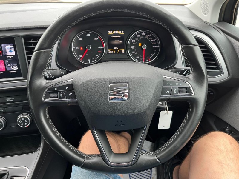 SEAT LEON