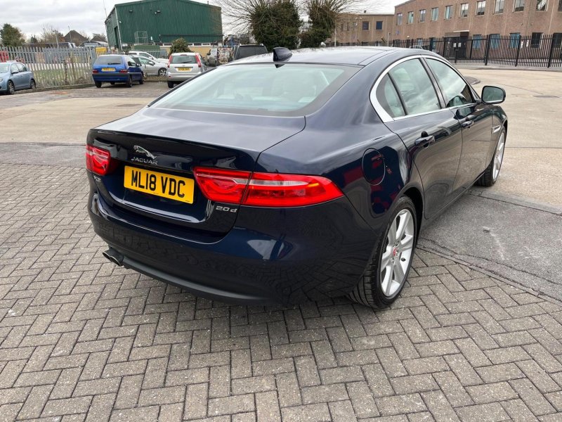 JAGUAR XE
