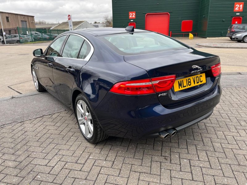 JAGUAR XE