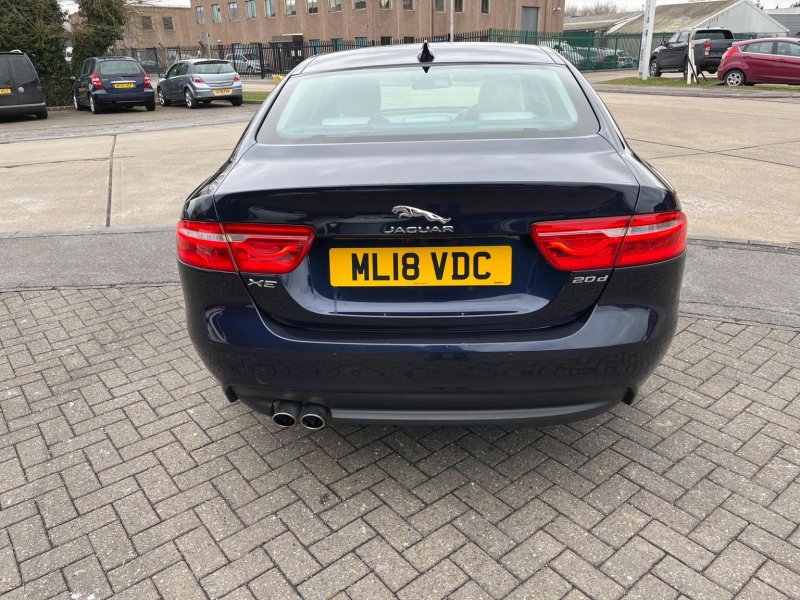 JAGUAR XE