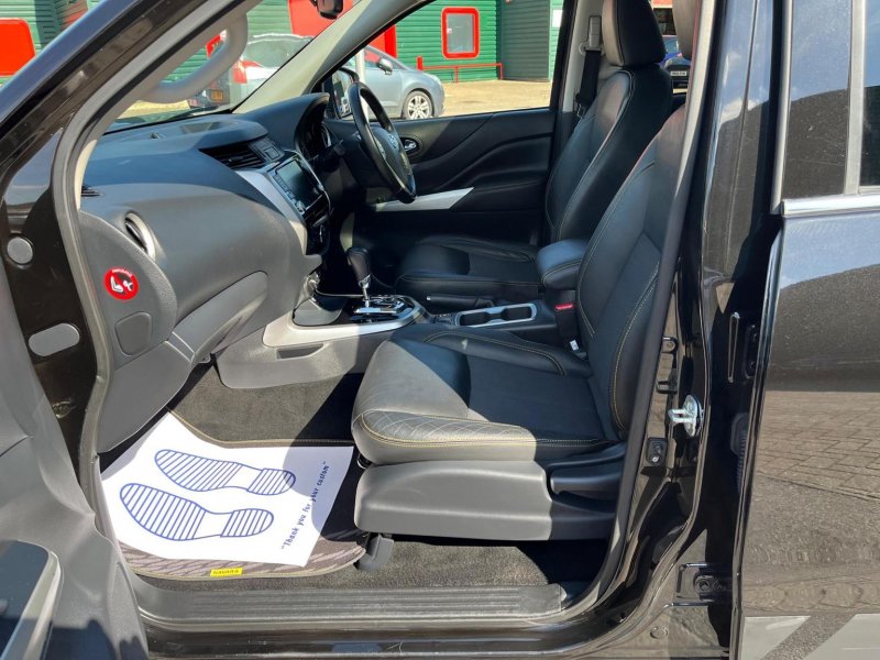 NISSAN NAVARA