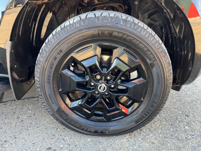 NISSAN NAVARA