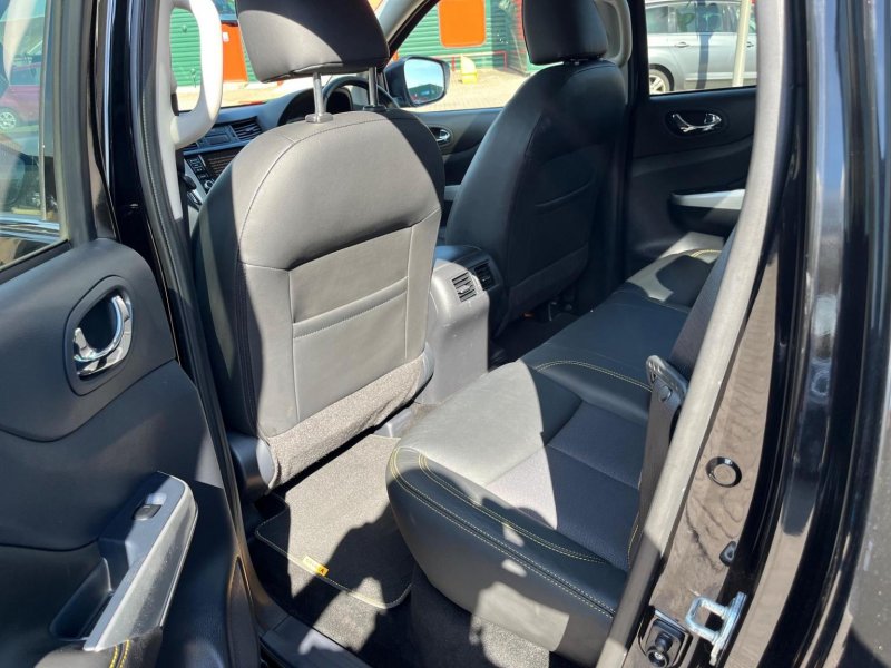 NISSAN NAVARA