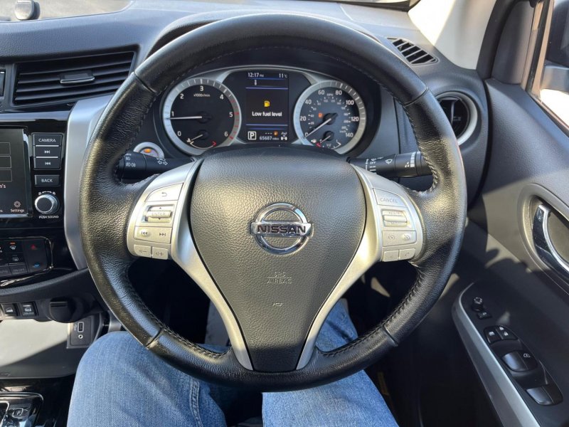 NISSAN NAVARA
