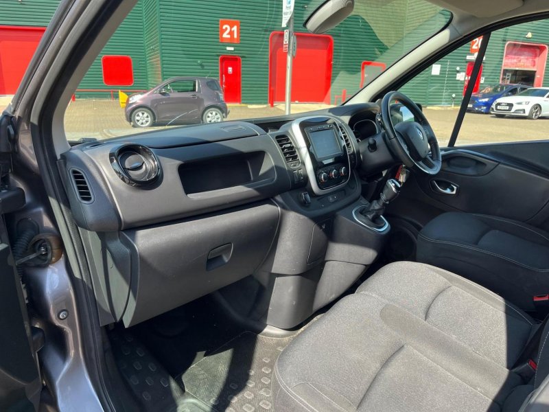 RENAULT TRAFIC