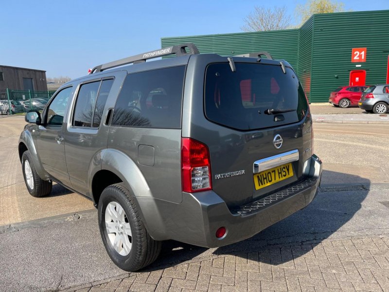 NISSAN PATHFINDER