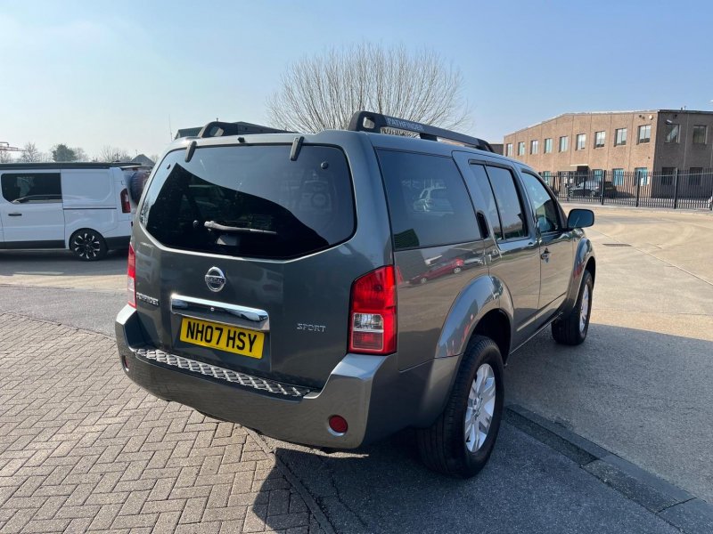 NISSAN PATHFINDER