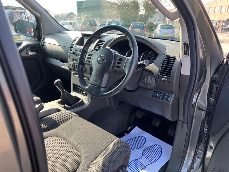 NISSAN PATHFINDER