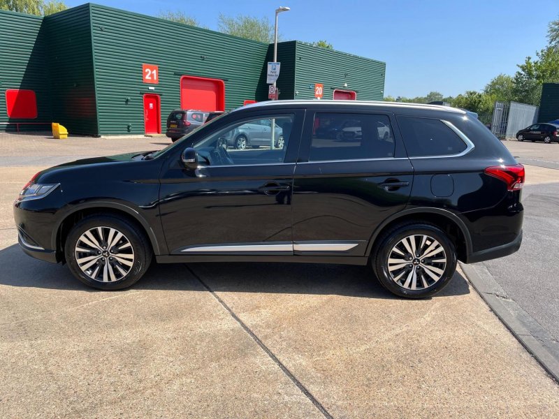 MITSUBISHI OUTLANDER