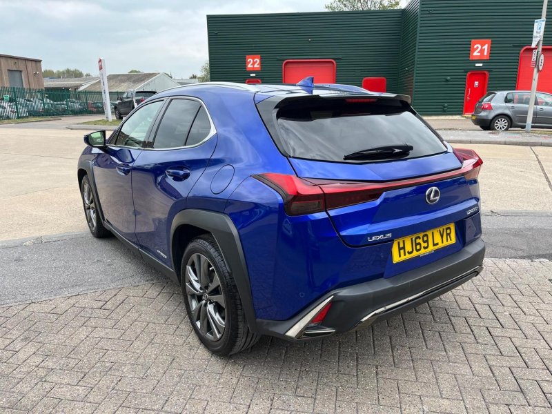 LEXUS UX