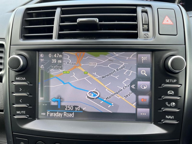 TOYOTA VERSO