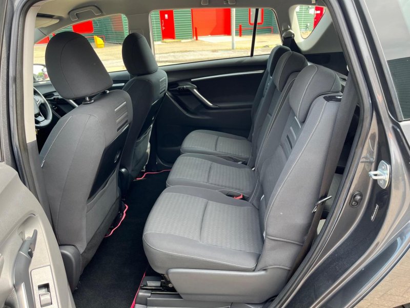 TOYOTA VERSO