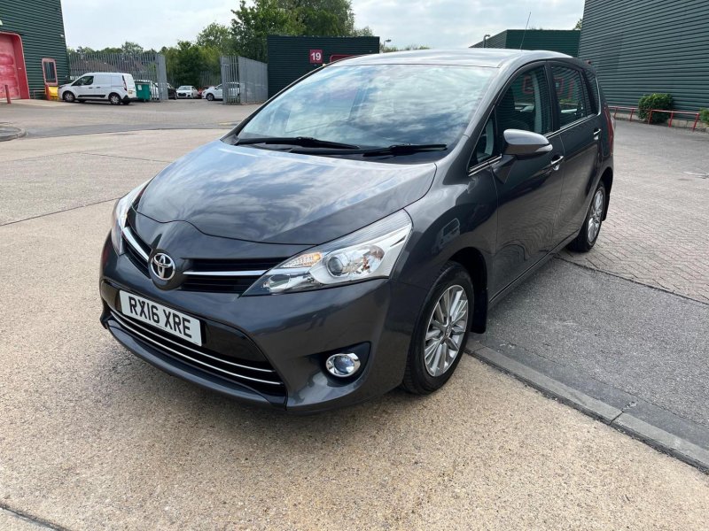 TOYOTA VERSO