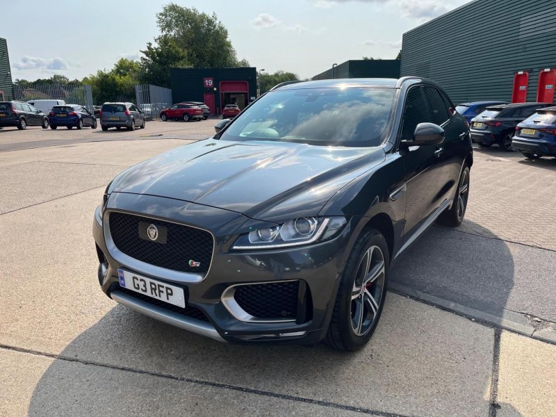 JAGUAR F-PACE