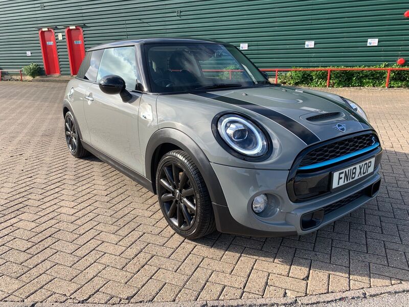 MINI HATCH
