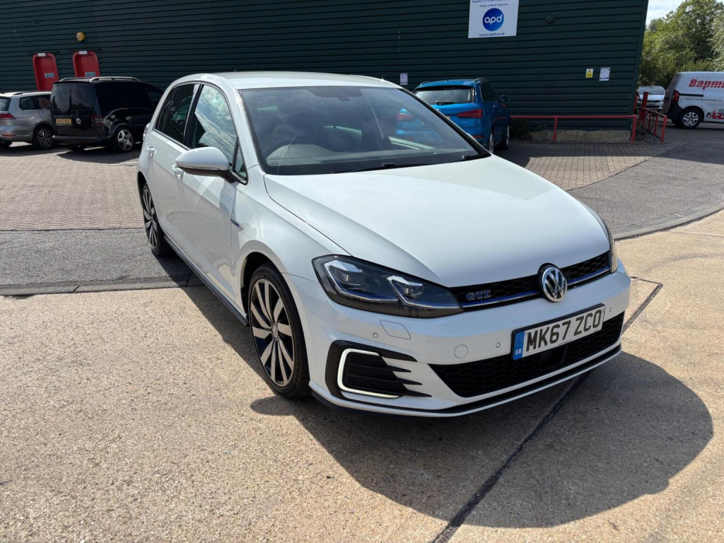 2017 Volkswagen GOLF